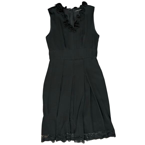 Marc Jacobs Black Lace Hem V-Neck Ruffle Pleated Shift Dress size 6 Silk Rayon - Picture 2 of 12
